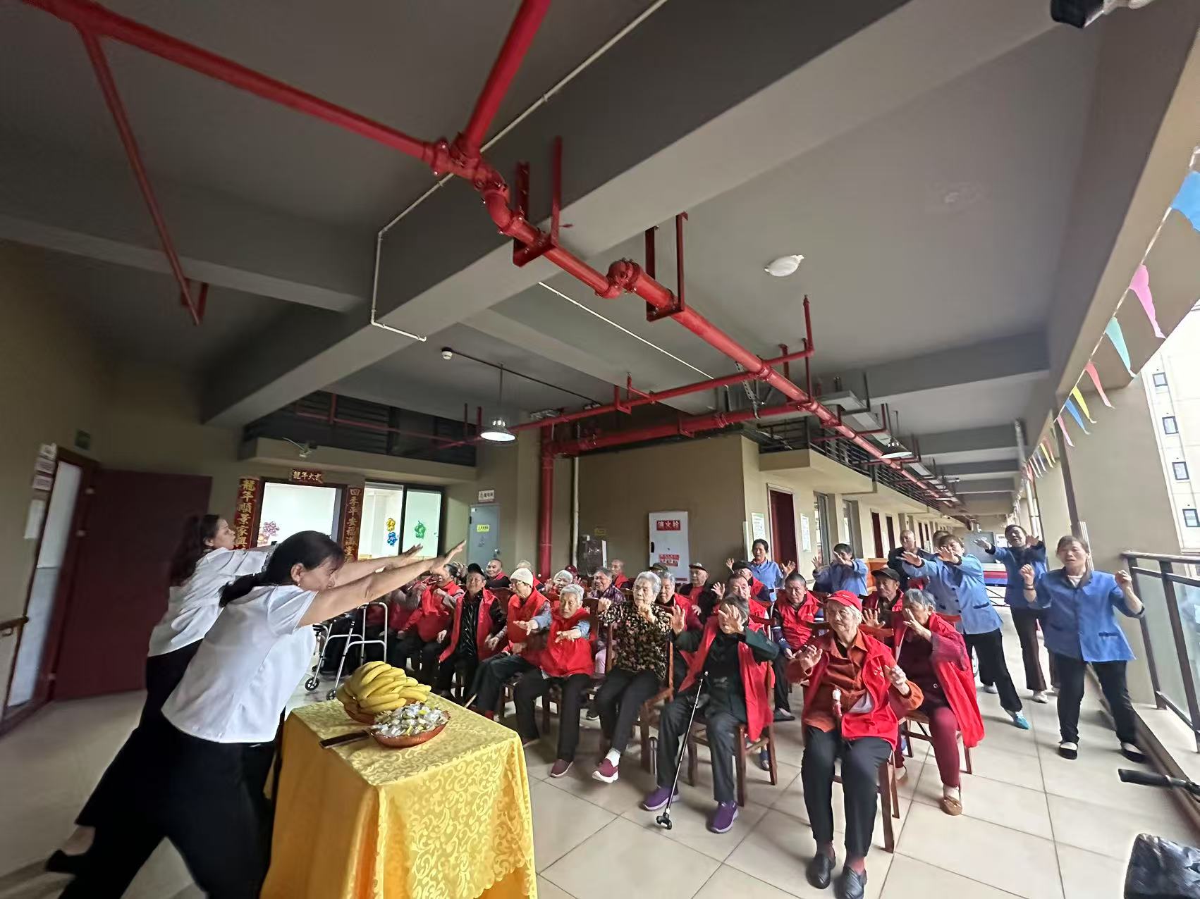 弘扬劳动精神，，，转达温暖关爱